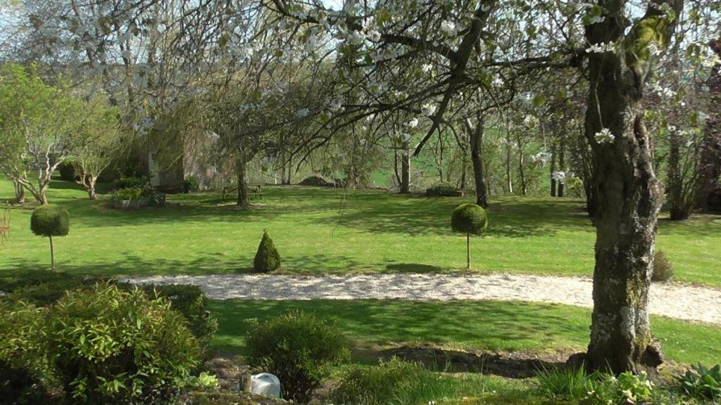 Gite Insolite "Le Coup De Foudre" Sa Vue Panoramique Vimoutiers Exteriör bild